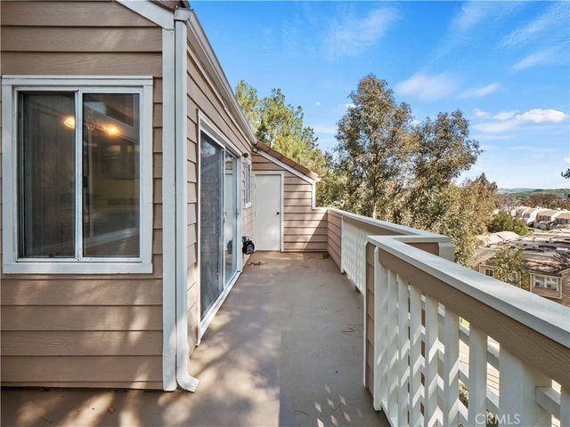 24528 Mcbean Parkway 30, Valencia, CA 91355