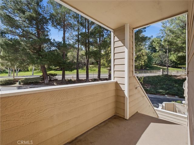 24528 Mcbean Parkway 30, Valencia, CA 91355
