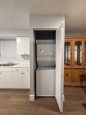 1371 NE 144th St 1, Miami, FL 33161