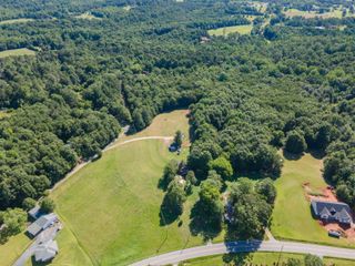 8730 New Cut Road, Campobello, SC 29322