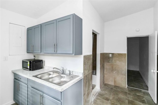 612 5TH AVENUE DRIVE E, Bradenton, FL 34208