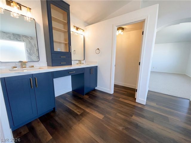 7848 Desert Bell Avenue, Las Vegas, NV 89128