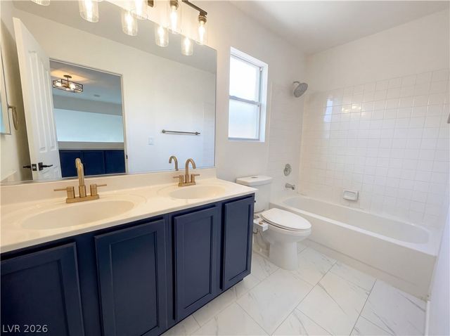 7848 Desert Bell Avenue, Las Vegas, NV 89128