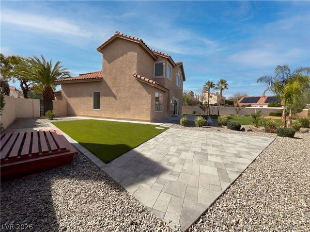 7848 Desert Bell Avenue, Las Vegas, NV 89128