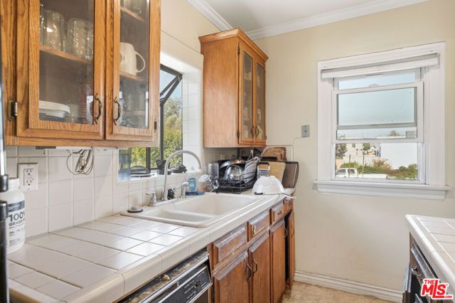 4098 W 23rd Street, Los Angeles, CA 90018