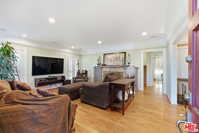 4098 W 23rd Street, Los Angeles, CA 90018
