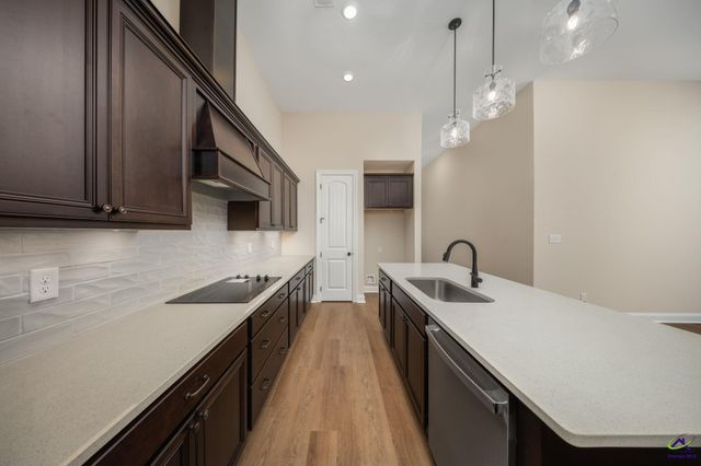 2 Pleasant Oaks Drive, Perry, GA 31069