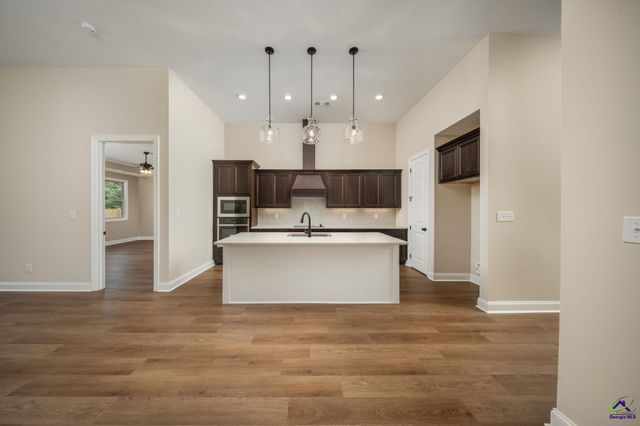2 Pleasant Oaks Drive, Perry, GA 31069