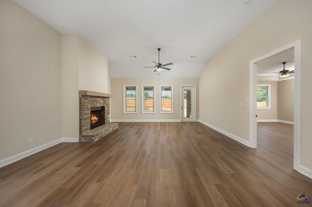 2 Pleasant Oaks Drive, Perry, GA 31069