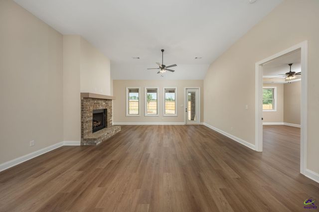 2 Pleasant Oaks Drive, Perry, GA 31069