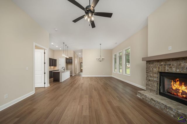 2 Pleasant Oaks Drive, Perry, GA 31069