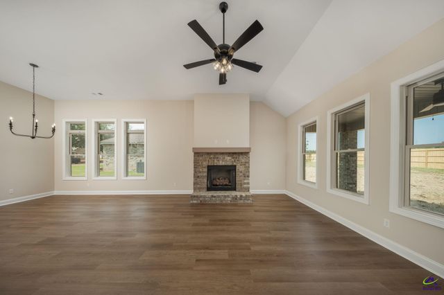 2 Pleasant Oaks Drive, Perry, GA 31069
