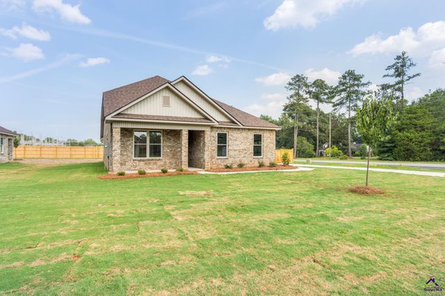 2 Pleasant Oaks Drive, Perry, GA 31069