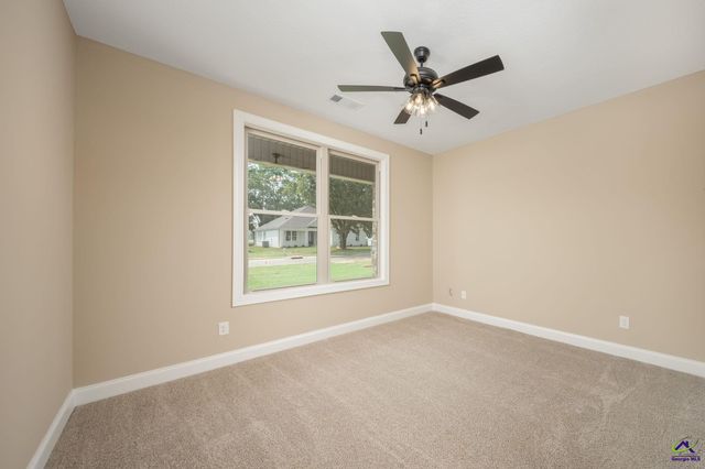 2 Pleasant Oaks Drive, Perry, GA 31069