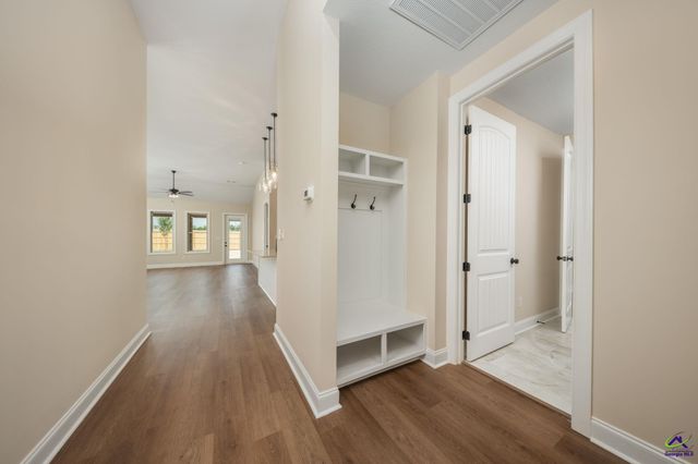 2 Pleasant Oaks Drive, Perry, GA 31069