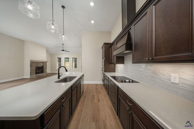 2 Pleasant Oaks Drive, Perry, GA 31069