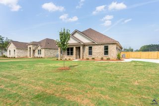 2 Pleasant Oaks Drive, Perry, GA 31069
