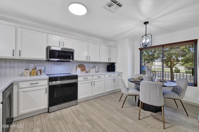3249 E WILDHORSE Drive, Gilbert, AZ 85297