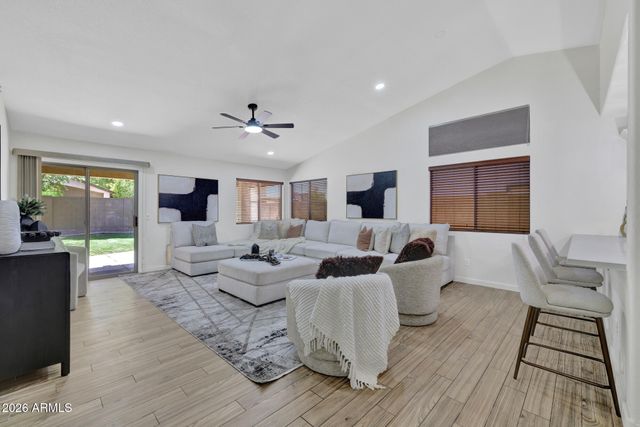 3249 E WILDHORSE Drive, Gilbert, AZ 85297