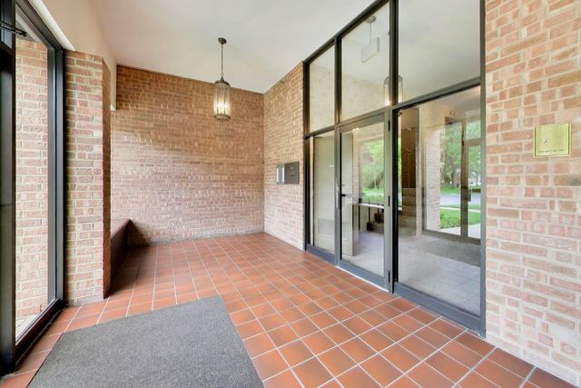 1060 Shermer Road 25, Northbrook, IL 60062