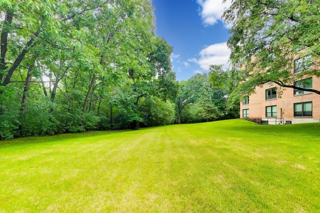 1060 Shermer Road 25, Northbrook, IL 60062