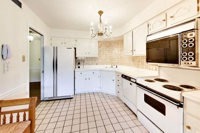 1060 Shermer Road 25, Northbrook, IL 60062