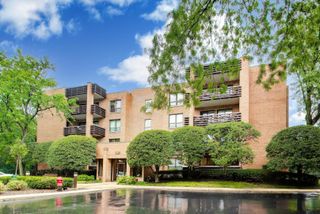 1060 Shermer Road 25, Northbrook, IL 60062