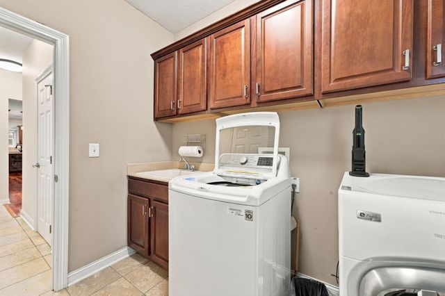 10265 Carmel Drive, Plain City, OH 43064