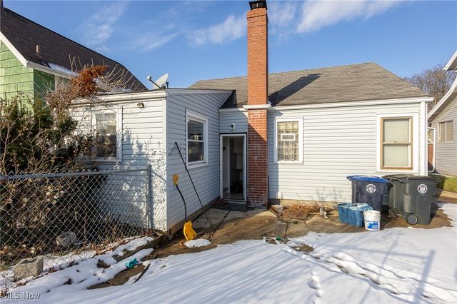 64 Palmetto Avenue, Akron, OH 44301