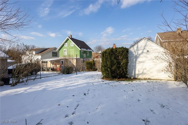 64 Palmetto Avenue, Akron, OH 44301