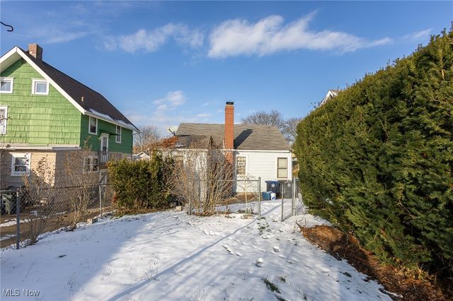 64 Palmetto Avenue, Akron, OH 44301