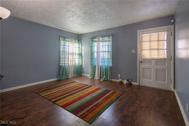 64 Palmetto Avenue, Akron, OH 44301