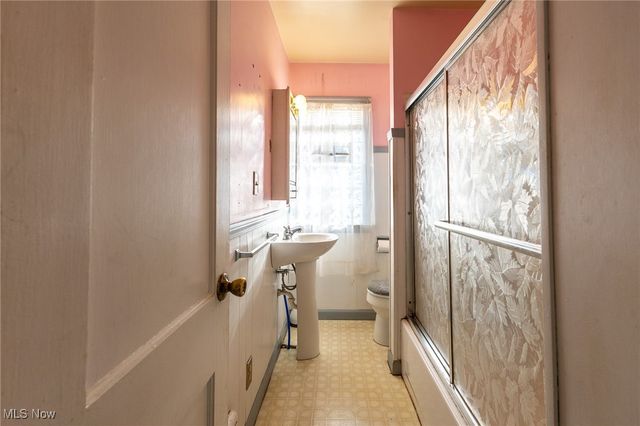 64 Palmetto Avenue, Akron, OH 44301