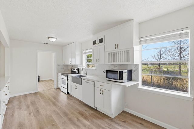 3913 Hickox Road, Rowlett, TX 75089