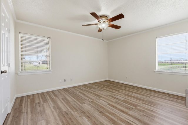 3913 Hickox Road, Rowlett, TX 75089