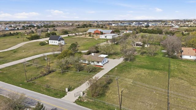 3913 Hickox Road, Rowlett, TX 75089