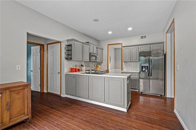 22217 W 51st Street, Shawnee, KS 66226