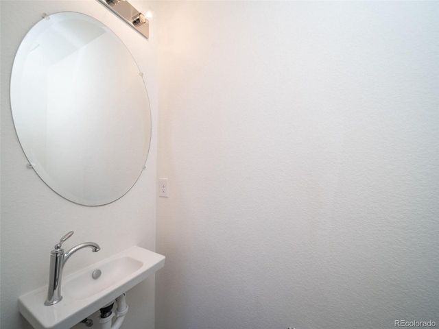 10056 Revere Ct, Commerce City, CO 80022