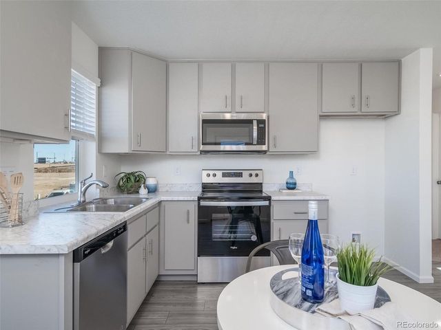 10056 Revere Ct, Commerce City, CO 80022