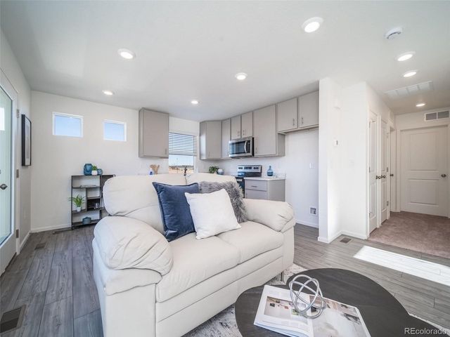 10056 Revere Ct, Commerce City, CO 80022