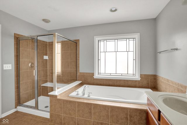 13866 Four Seasons Way, Carmel, IN 46074