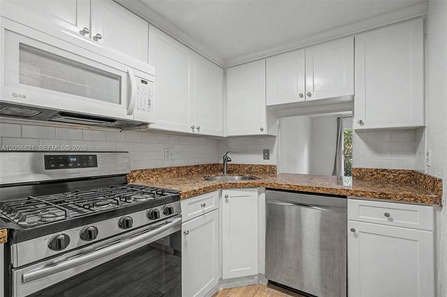 6709 N Kendall Drive 223, Pinecrest, FL 33156