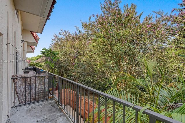 6709 N Kendall Drive 223, Pinecrest, FL 33156