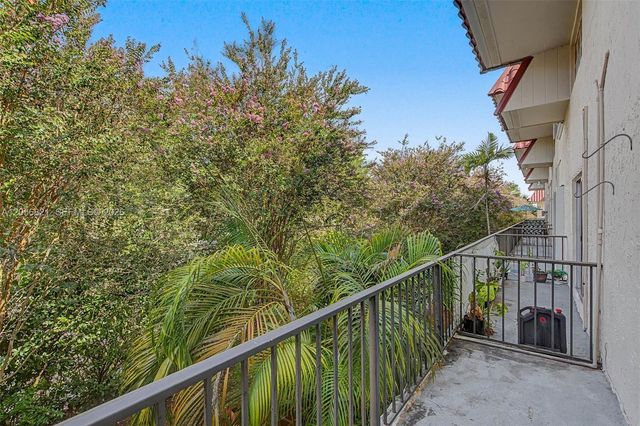 6709 N Kendall Drive 223, Pinecrest, FL 33156