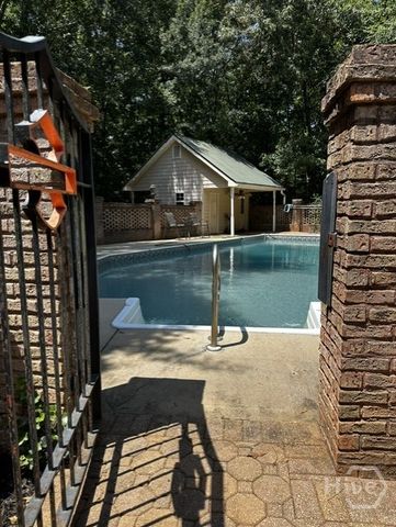 1010 Double Bridges Road, Winterville, GA 30683