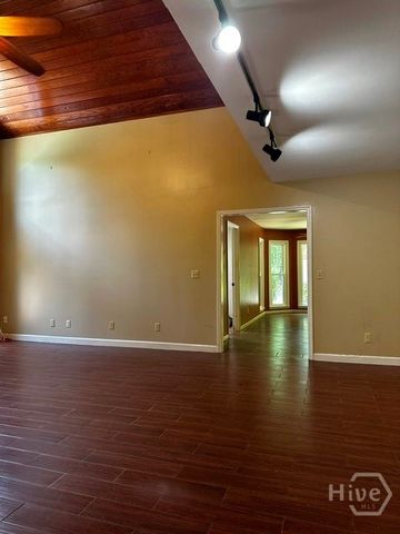 1010 Double Bridges Road, Winterville, GA 30683