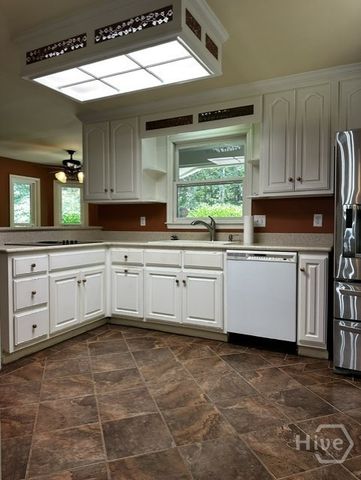 1010 Double Bridges Road, Winterville, GA 30683