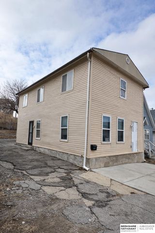 2707 Howard Street, Omaha, NE 68105