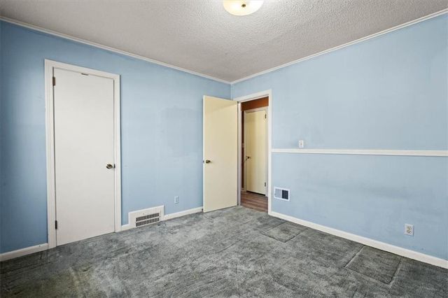 1221 E 25th Avenue, Kansas City, MO 64116