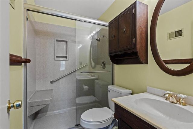 1221 E 25th Avenue, Kansas City, MO 64116